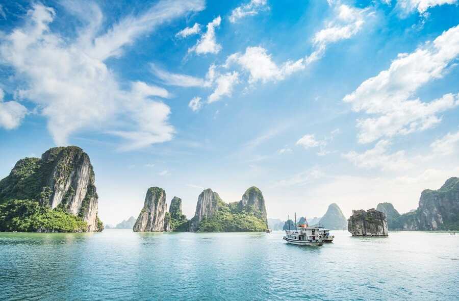 Bao quanh Phoenix Legend Hạ Long Bay là nhiều tiện ích chất lượng